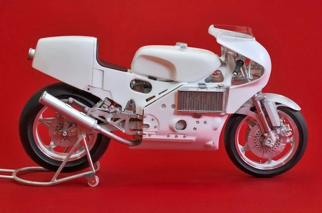 MODEL FACTORY HIRO MFH K735 HONDA NR500 1/9 RARE + N.54 E 55 RACERS MENG TAMIYA  - Immagine 4 di 4