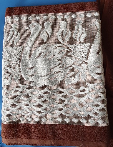 TWO COTTON TERRY HAND TOWELS BROWN & WHITE SWANS DESIGN; RETRO, UNUSED - 第 5/5 張圖片