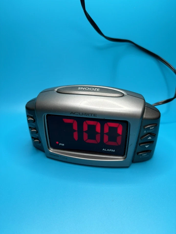 Acu-Rite 13030 Intelli-Time Alarm Clock With Adjustable Volume And Brightness - Image 2 of 4