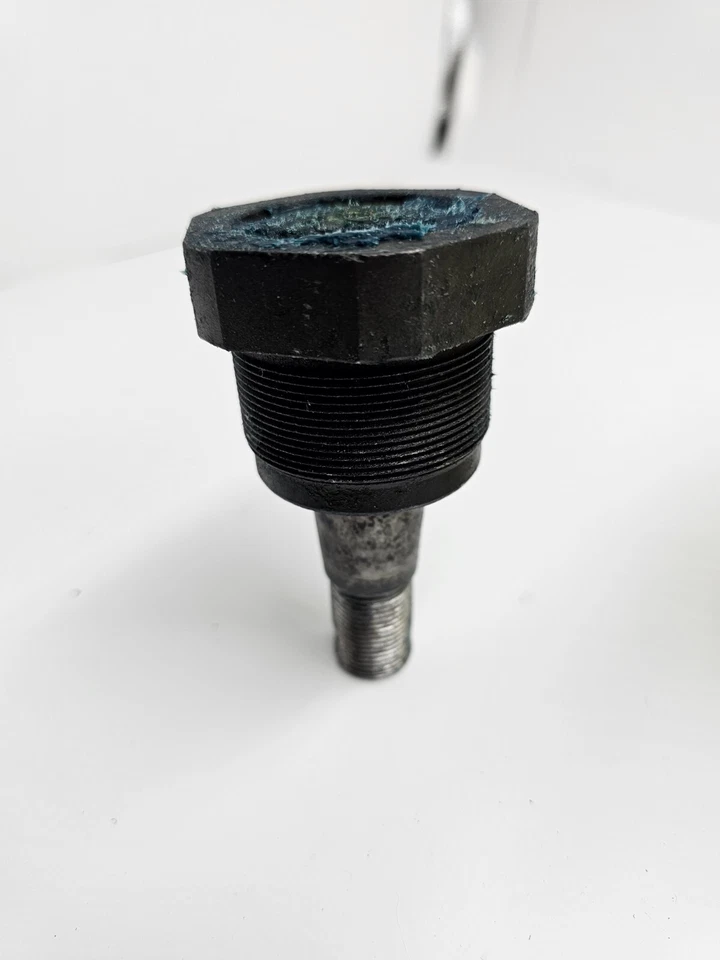 Rótula de suspensión superior delantera Moog K500138 para Ram 4500/5500 Foto 4 de 4