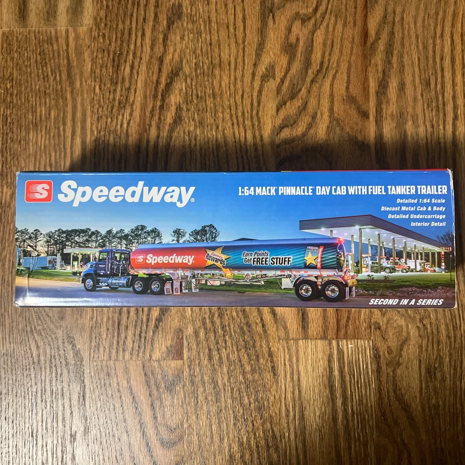 First Gear 69-0301 Mack Pinnacle con remolque cisterna - Speedway 1/64 fundido a presión nuevo en caja Foto 4 de 4