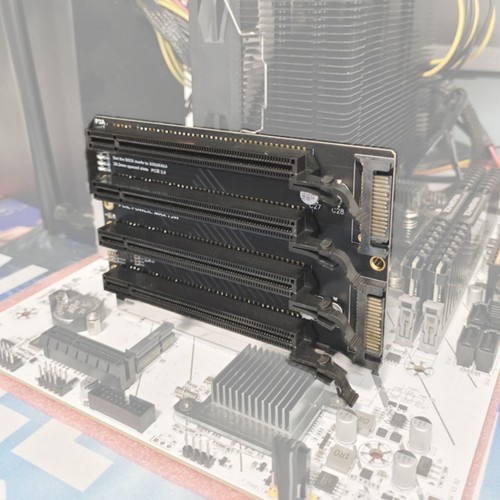 PCIE X16 to X4X4X4X4 GEN3 SATA Power 20.2mm Slot Splitter Card Expansion Card - Afbeelding 10 van 12
