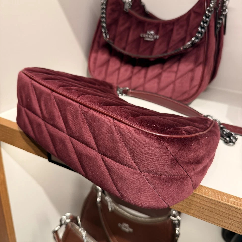 蔻驰Teri水饺包有机棉绗缝CCW69天鹅绒/金属/Burgun — 第 4/4 张图片