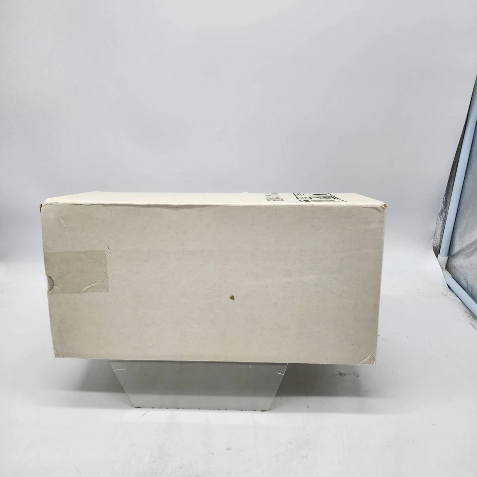 1955 Rolls-Royce Silver Cloud in Masons' Black & Silver Sand W Box - NO TITLE - - Image 2 of 4