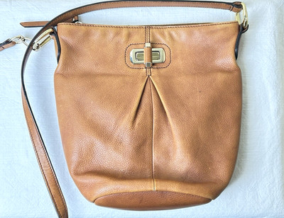 B. Makowsky Bucket Bag Light Brown Leather Turn-lock Cross-Body