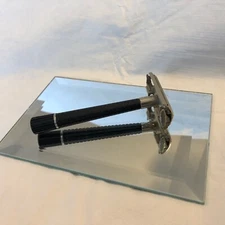 Vintage Schick Brand Black Twist Base Safety Razor - Pre-Owned