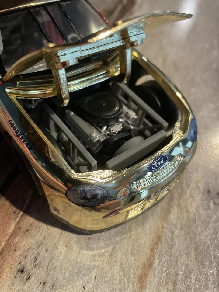 NASCAR Gold Mark Martin escala 1/24 diecast bank 1 de 1.998 Foto 4 de 4