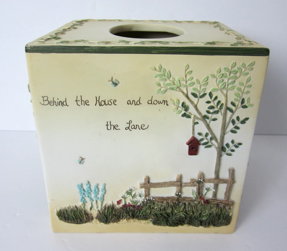 Cubierta de caja de pañuelos Linda Spivey 2003 Outhouse pintada a mano decoración de cabina vintage Y2K Foto 3 de 4