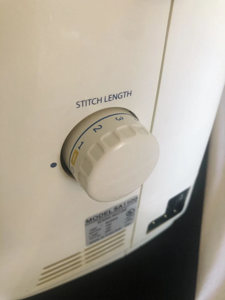 Simplicity Americana Series model sa1500 Sewing Machine  - Image 3 of 4