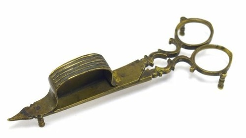 Antique Georgian Brass Candle Wick Snuffer Trimming Scissors