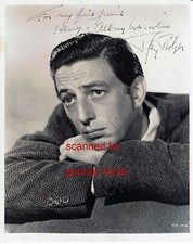 RAY BOLGER - PHOTOGRAPH - SIGNED - SCARECROW - THE WIZARD OF OZ
