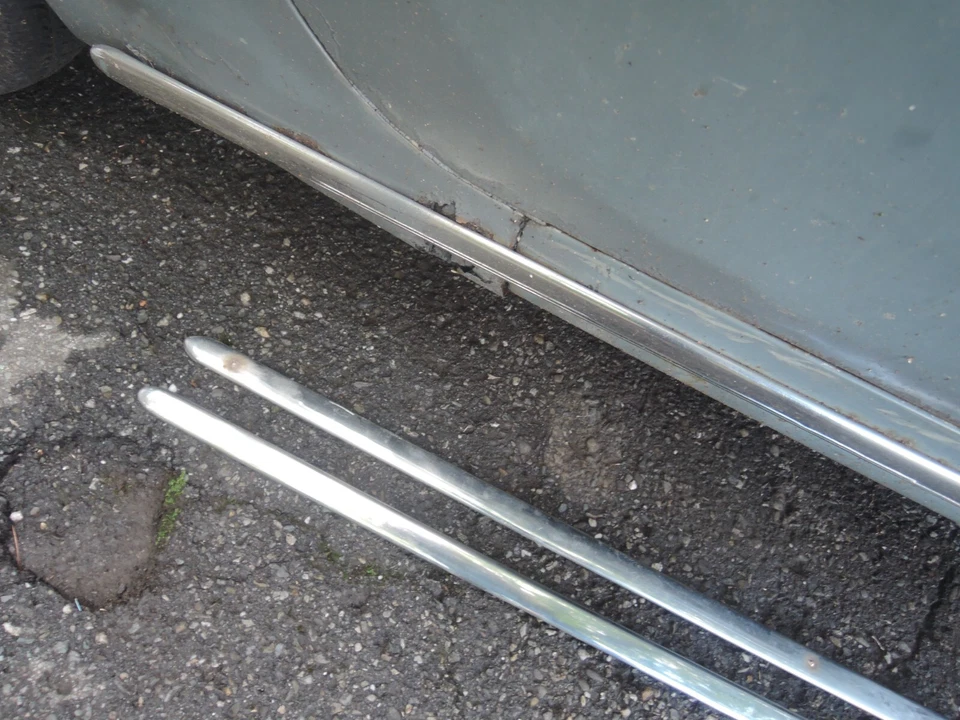 LANCIA APPIA Serie 3 Usado Original PAR de Lanzas de Ajuste de Panel Balancín para Reparar Foto 2 de 4