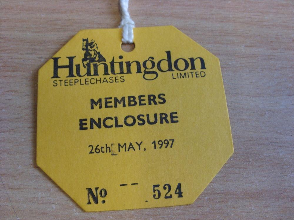 26/05/1997 Hutingdon Races - Horse Racing Badge (good condition with no apparent