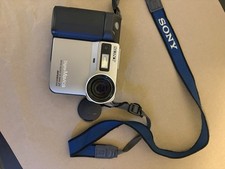 Sony Digital Mavica MVC-FD81 Digital Camera 2x Zoom Floppy Disk MINT Untested