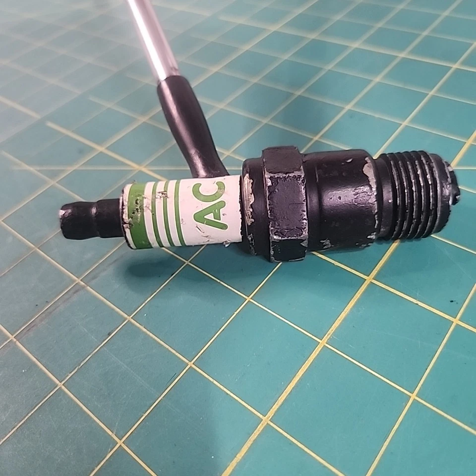 Rare AC Spark Plug Golf Club Putter Blade Shaft RH 34.5" Vintage Advertising - Image 2 of 4