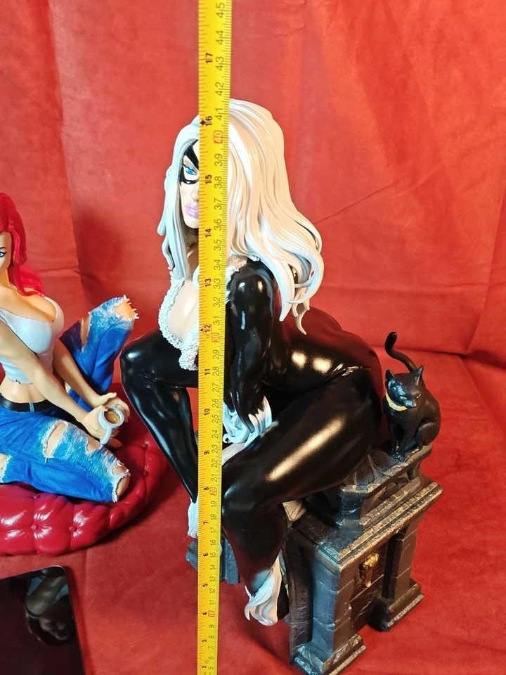 Estatua de gato negro pintada profesionalmente de 16" de alto de Marvel Comics Foto 4 de 4