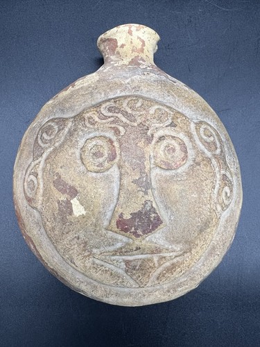 Maceta de terracota zoroástrica que representa el sol y la cara del Cercano... - Imagen 4 de 14