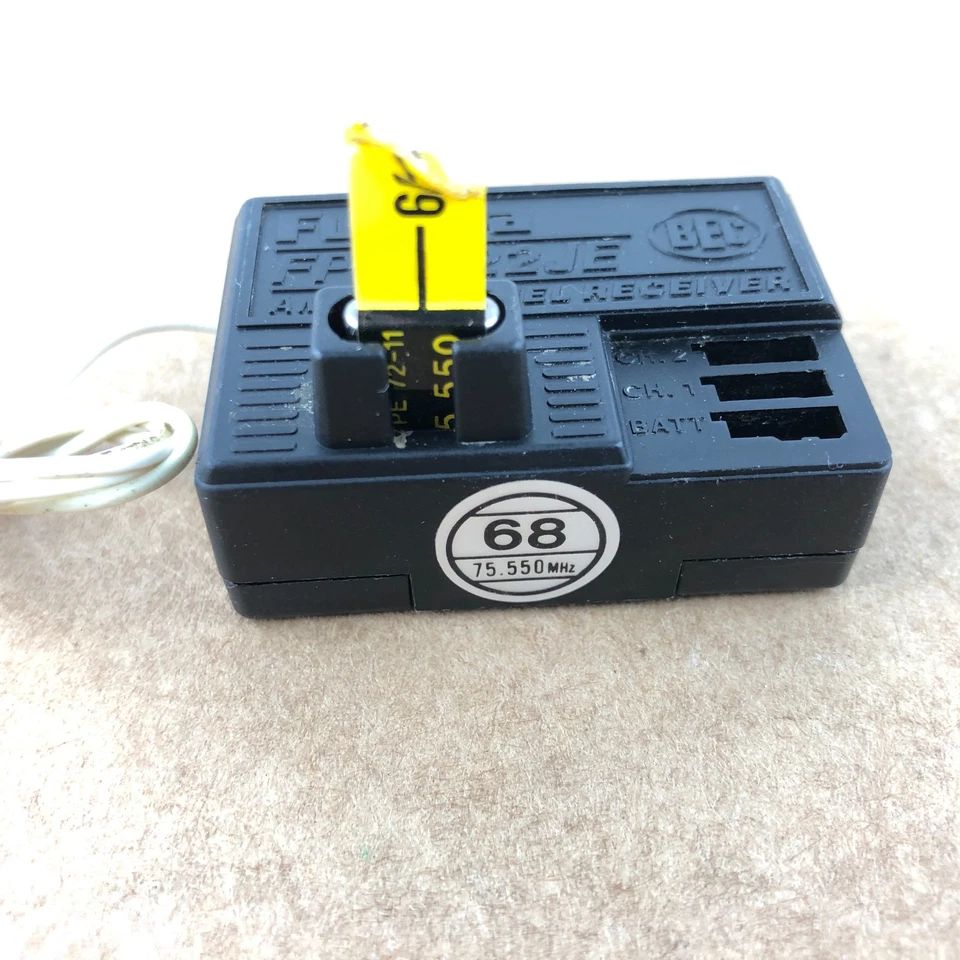 FUTABA FP-R122 JE Receiver AM 2 Channel 75.55 MHz # 68 Vintage RC Car Truck - Image 2 of 3