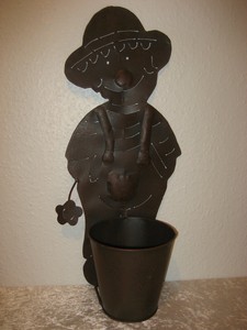 Deko Garten Balkon Blumentopf Metall Dekoration Pflanzgefass Junge Figur Neu Ebay
