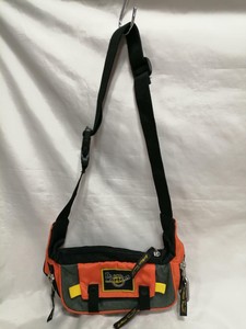 dr martens nylon messenger bolsa
