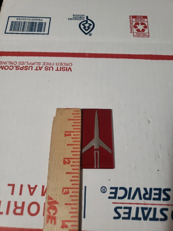 GM NOS 1980 年代 Cutlass Ciera 轮盖徽章塑料嵌件 — 第 2/2 张图片