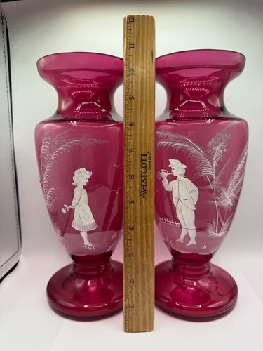 VINTAGE ART GLASS VASE CRANBERRY MARY GREGORY ENAMELED BOY GIRL PAIR BOHEMIAN - Picture 13 of 13