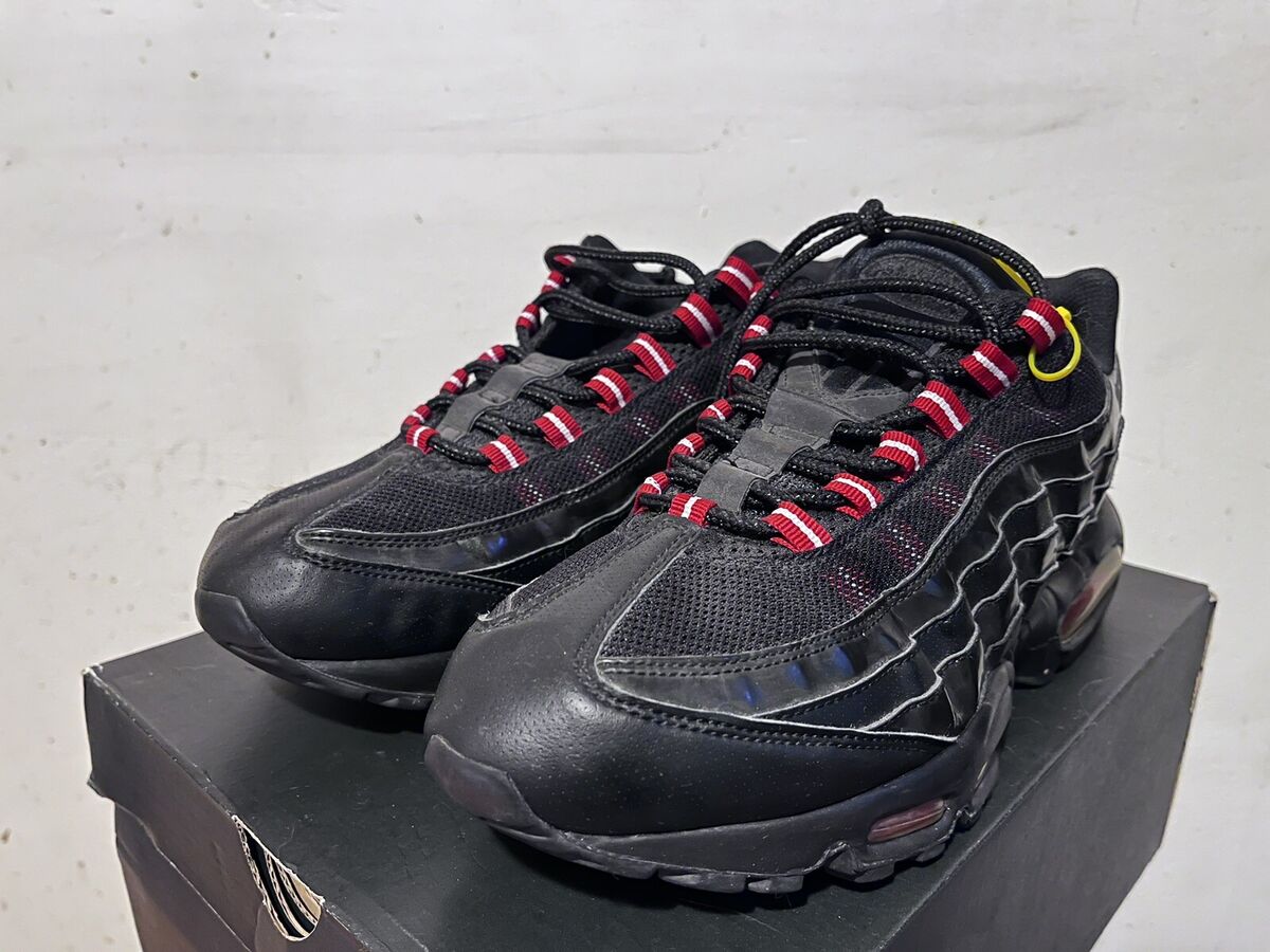 2010 Men's Nike Air Max 95 Black Patent Varsity Red Used 2010 Men's Nike Air Max 95 Black Patent Varsity Red Used