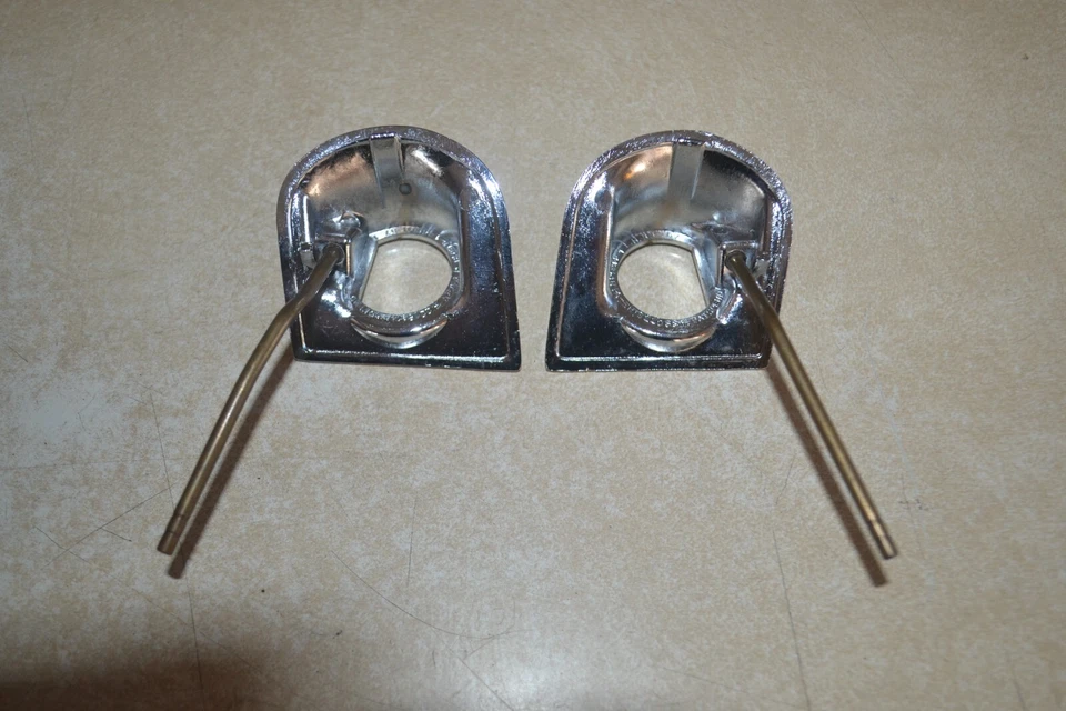 Buick Special Century 1957 NOS cromo limpiaparabrisas biseles boquillas Trico muestras de fábrica Foto 4 de 4