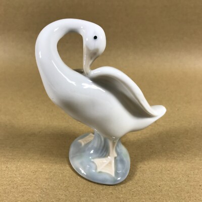 Lladro 4553 Figur kleine Ente/Gans-Preeningvogel
