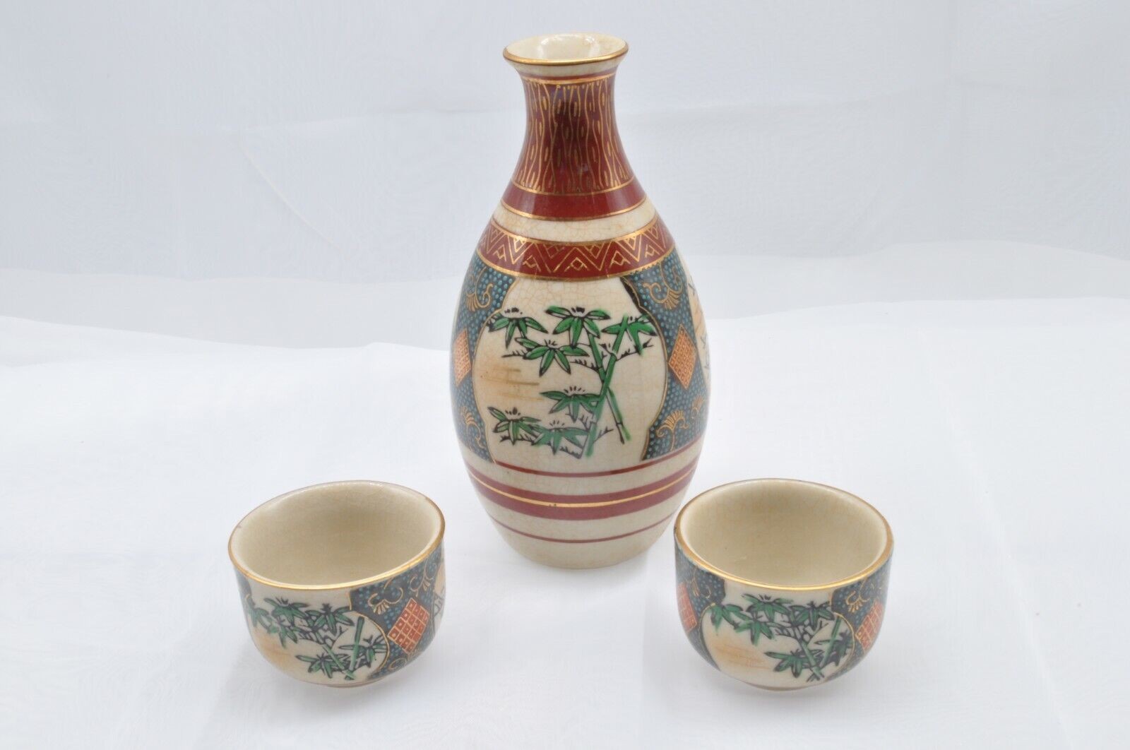 Cerámica japonesa Tokkuri Ochoko 1 botella 2 tazas Kutani pino bambú ciruela ...