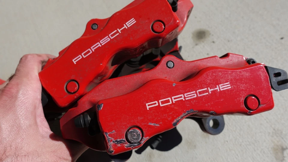 原始设备制造商套装前后 2004 保时捷 Cayenne TURBO 红色布雷博 18zl 制动卡钳 — 第 4/4 张图片