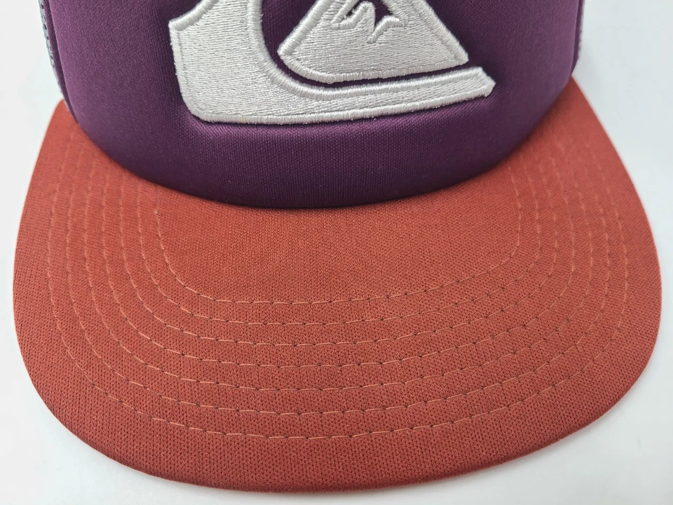 Gorra Quiksilver Mesh Trucker Snapback (parece pequeña) Skate Surf púrpura gris Foto 3 de 4