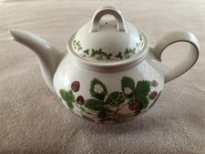 Portmeirion Summer Strawberries Teapot - Approximately 2.5pint Capacity