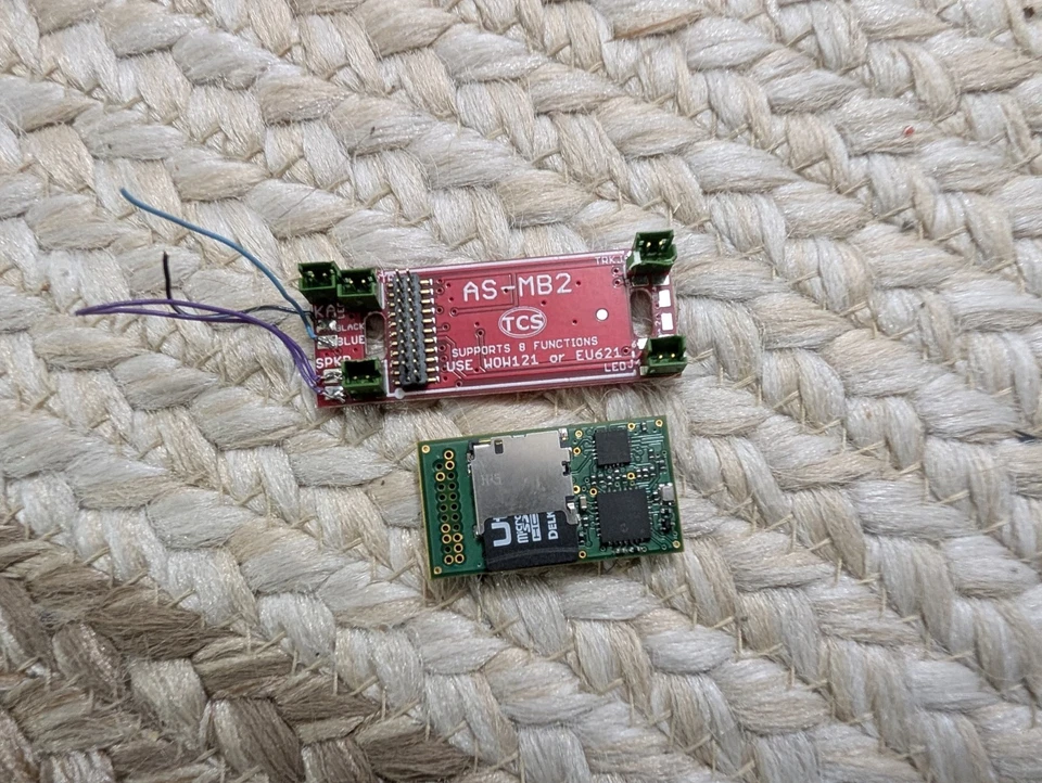 TCS Wows Sound Decoders, kits and singles - Image 3 of 4