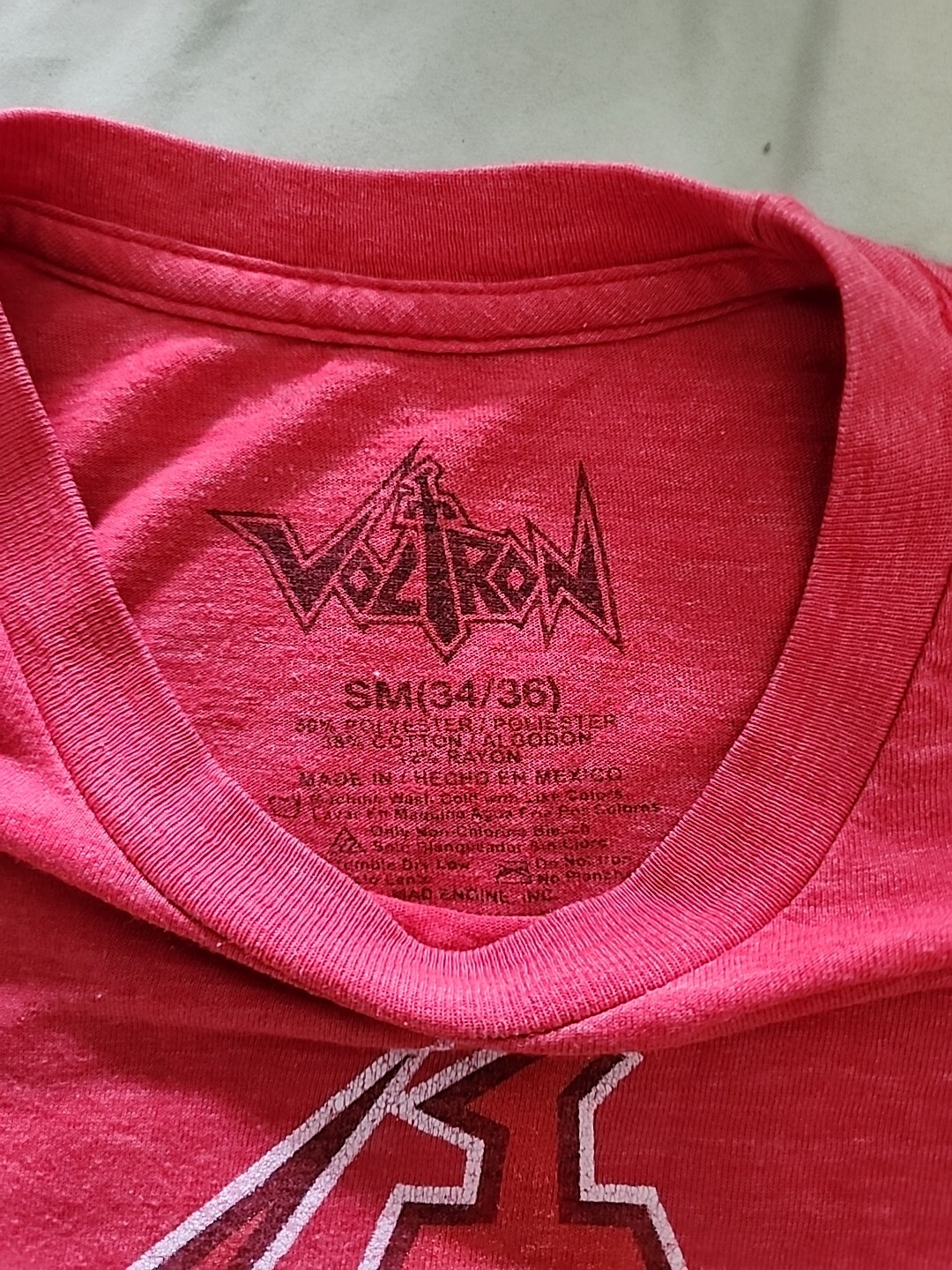 Voltron T-Shirt Men SMALL Solid Red Defender Of T… - image 6