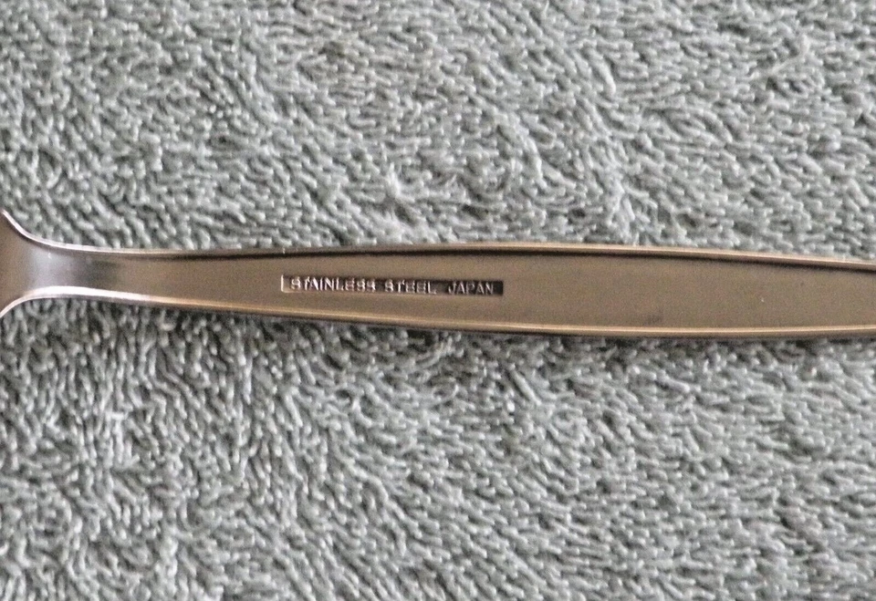 UNF205 - Acero inoxidable JAPÓN - Patrón floral negro - Cubiertos / Cubiertos - CHOICE Foto 2 de 2