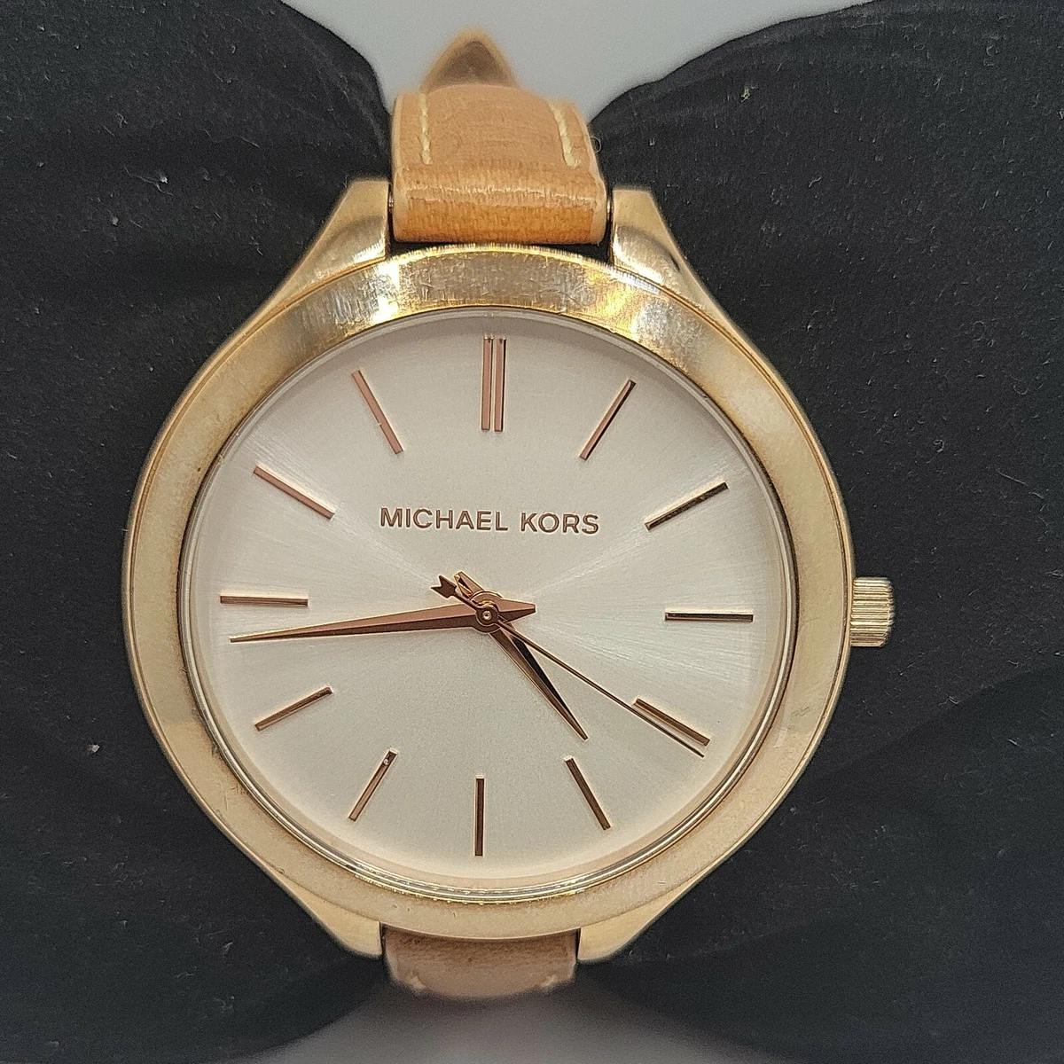 Michael Kors Runway MK2284 Women s Brown Leather Analog Dial Quartz Watch AM675