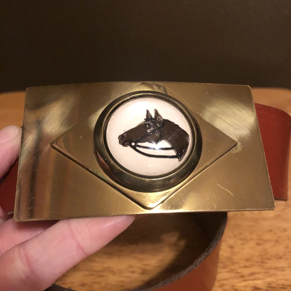 Cinturón de cuero talla 26 de colección esmalte único tema caballo por Roger Van S hebilla de cinturón Foto 2 de 4