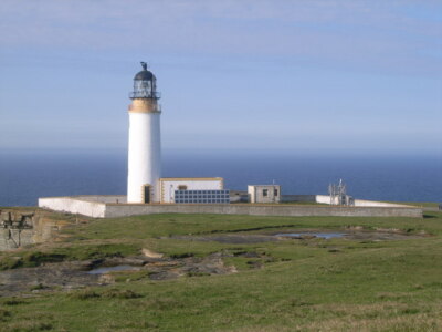 Photo 6x4 Noup Head lighthouse - full enclosure Loch of the Stack  c2008