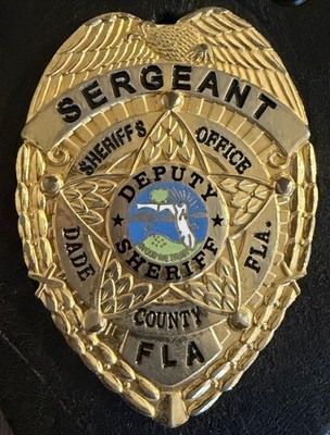 【レプリカ】マイアミ郡警察 ポリス バッジ MIAMI VICE AUTHENTIC MIAMI VICE SONNY CROCKETT BADGE UNIVERSAL STUDIOS SHOW