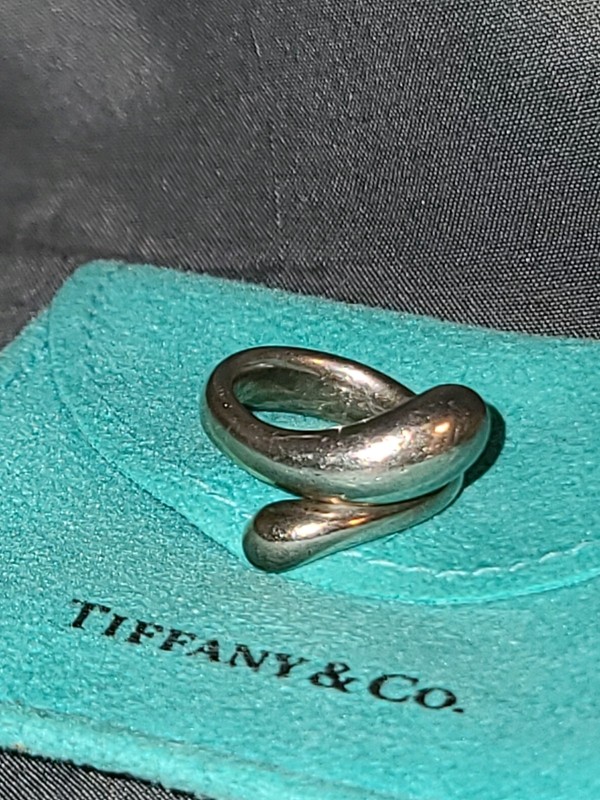 Tiffany & Co. Sterling Silver Elsa Peretti Teardrop Ring Size 7 1/2 - Pouch