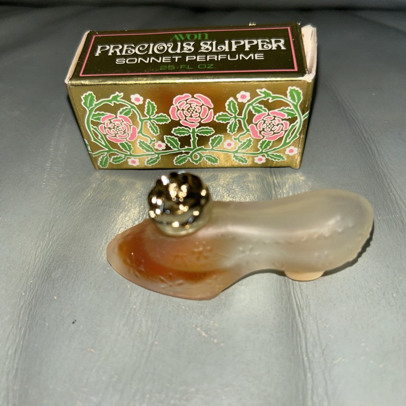 VTG 1973 Avon PRECIOUS SLIPPER Sonnet Cologne .25 fl oz Miniature Perfume & Box