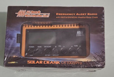 hand solar crank cr1009 pro EMERGENCY ALERT RADIO noaa NEW box corner dings