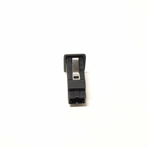 NEW VOLKSWAGEN BEETLE CONVERTIBLE CC EOS GOLF R32 GTI AUX-IN SOCKET 5M0035724 - Picture 6 of 9