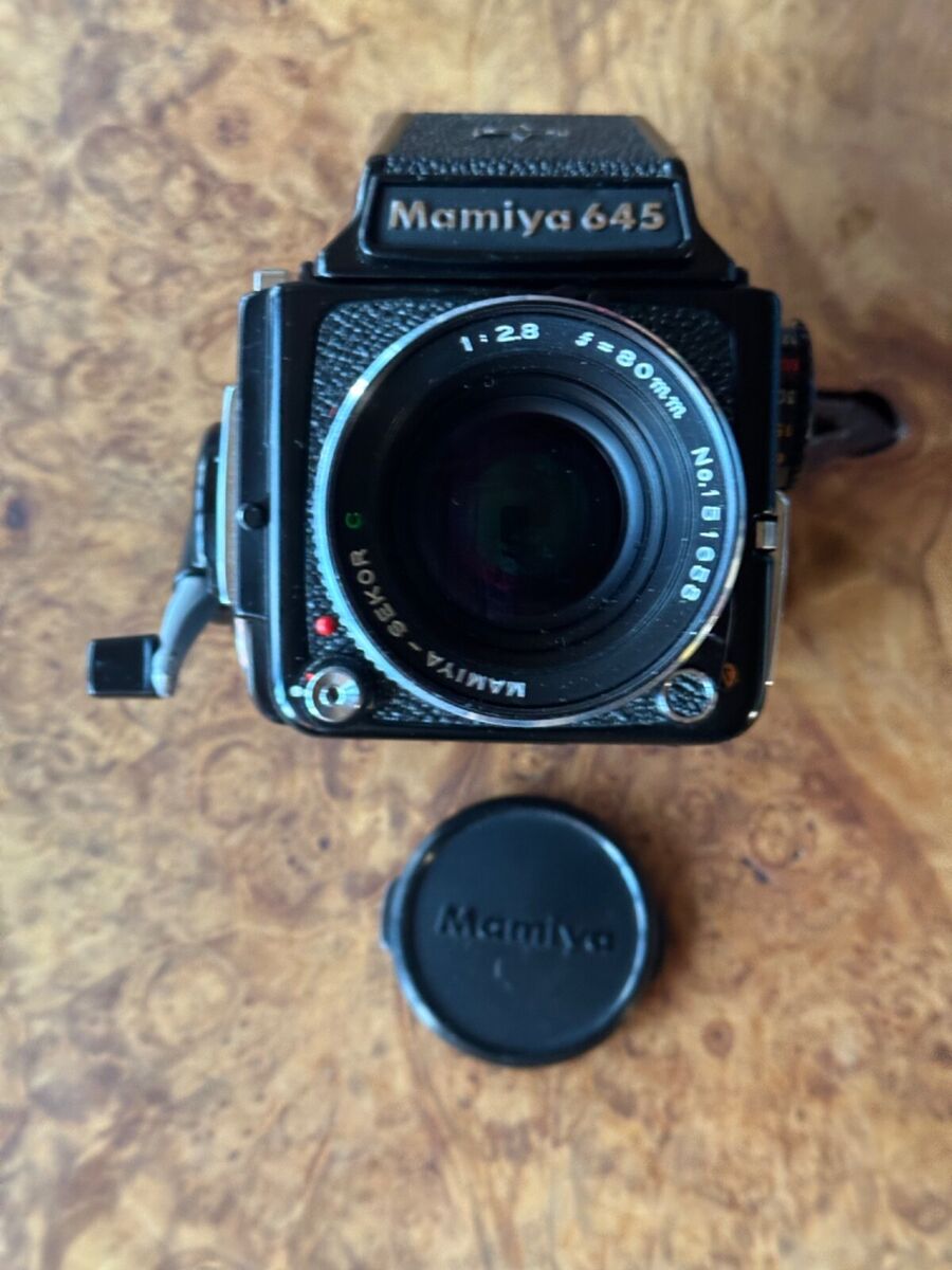 Mamiya M645 1000S Medium Format Film Camera 80mm f2.8 both Mamiya M645 1000S Medium Format Film Camera 80mm f2.8 both