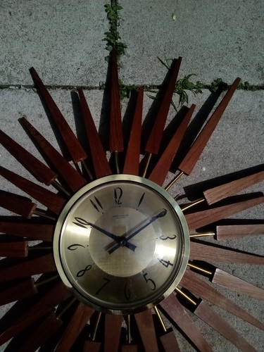 Anstey & Wilson Teak Mid Century Sunburst Clock *Needs Attention* - Picture 3 of 9