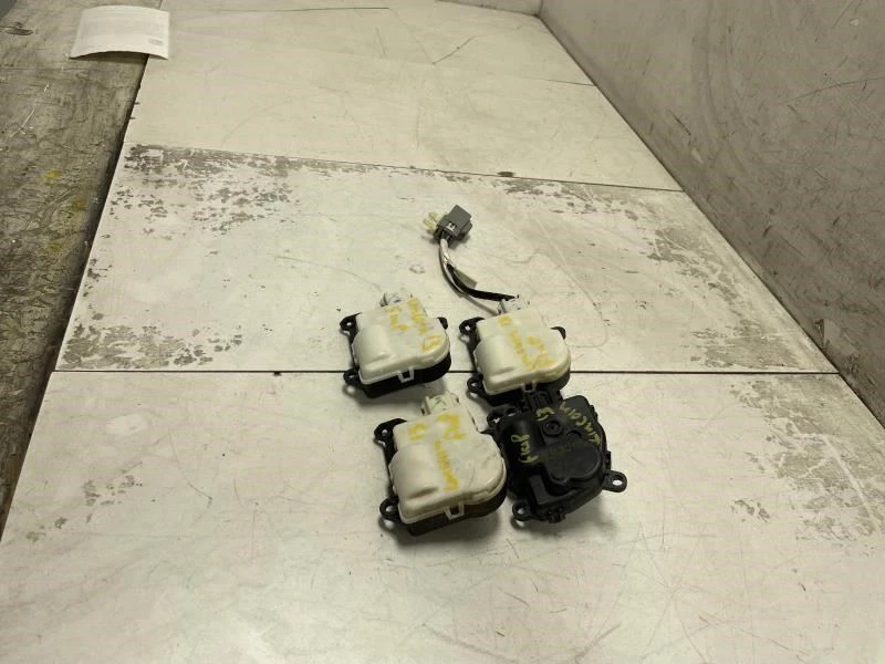 Lincoln MKS 2013 calefacción aire acondicionado mezcla puerta solapa actuadores 4 piezas OEM+ Foto 3 de 4