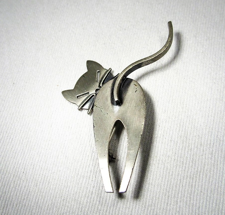 Beau sterling brooch outlet