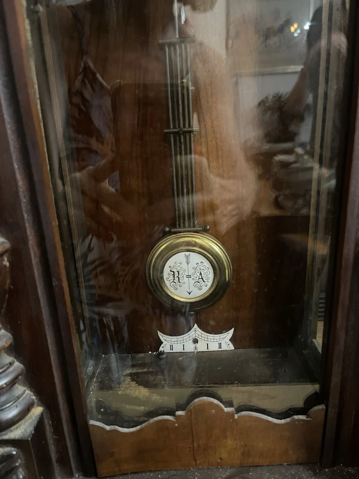 orologio vintage a pendolo da parete, in legno, non funzionante - Immagine 2 di 2