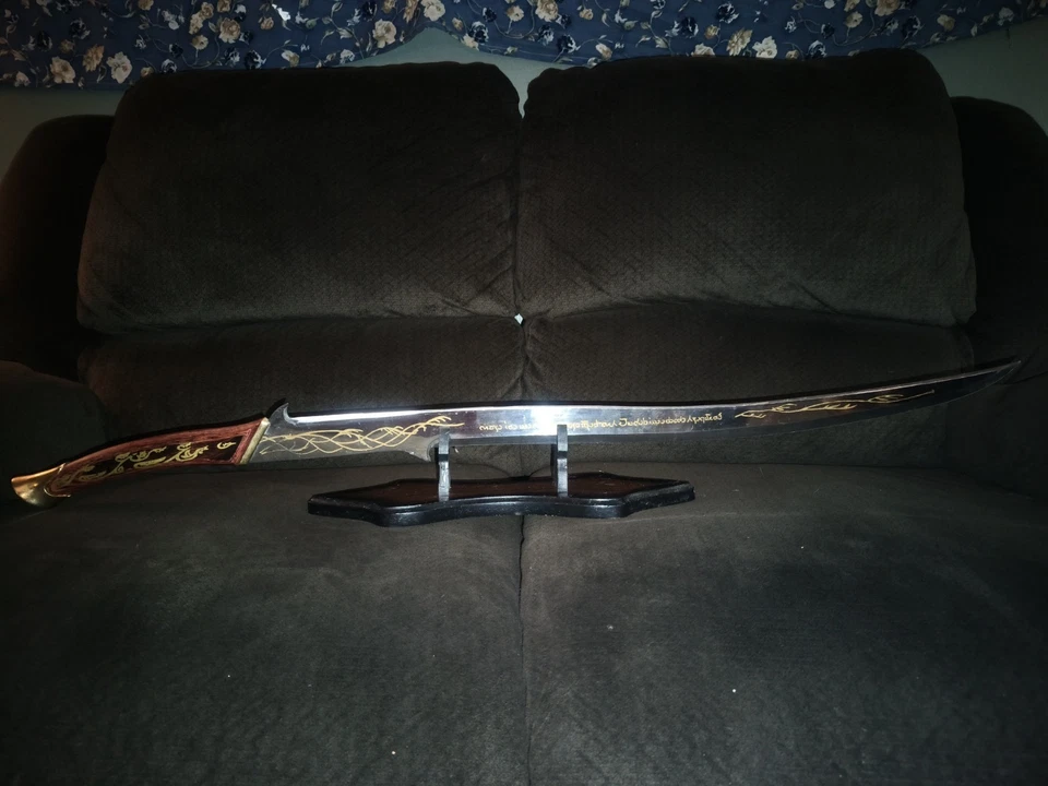 Lord of the Rings Arwen's Sword Hadhafang with Stand - Image 2 of 3